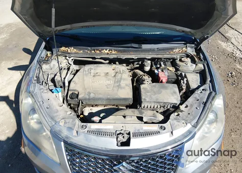 2012 Suzuki Kizashi Se z USA, uszkodzony, nr VIN JS2RE9A35C6101483